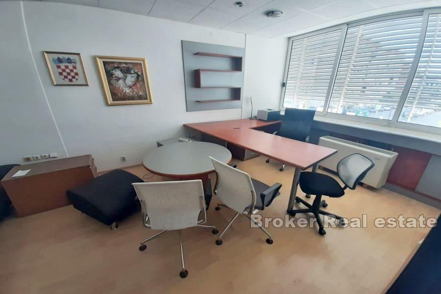 Manuš, office space with great potential