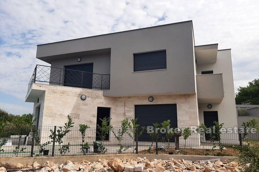 Moderne Villa mit Swimmingpool