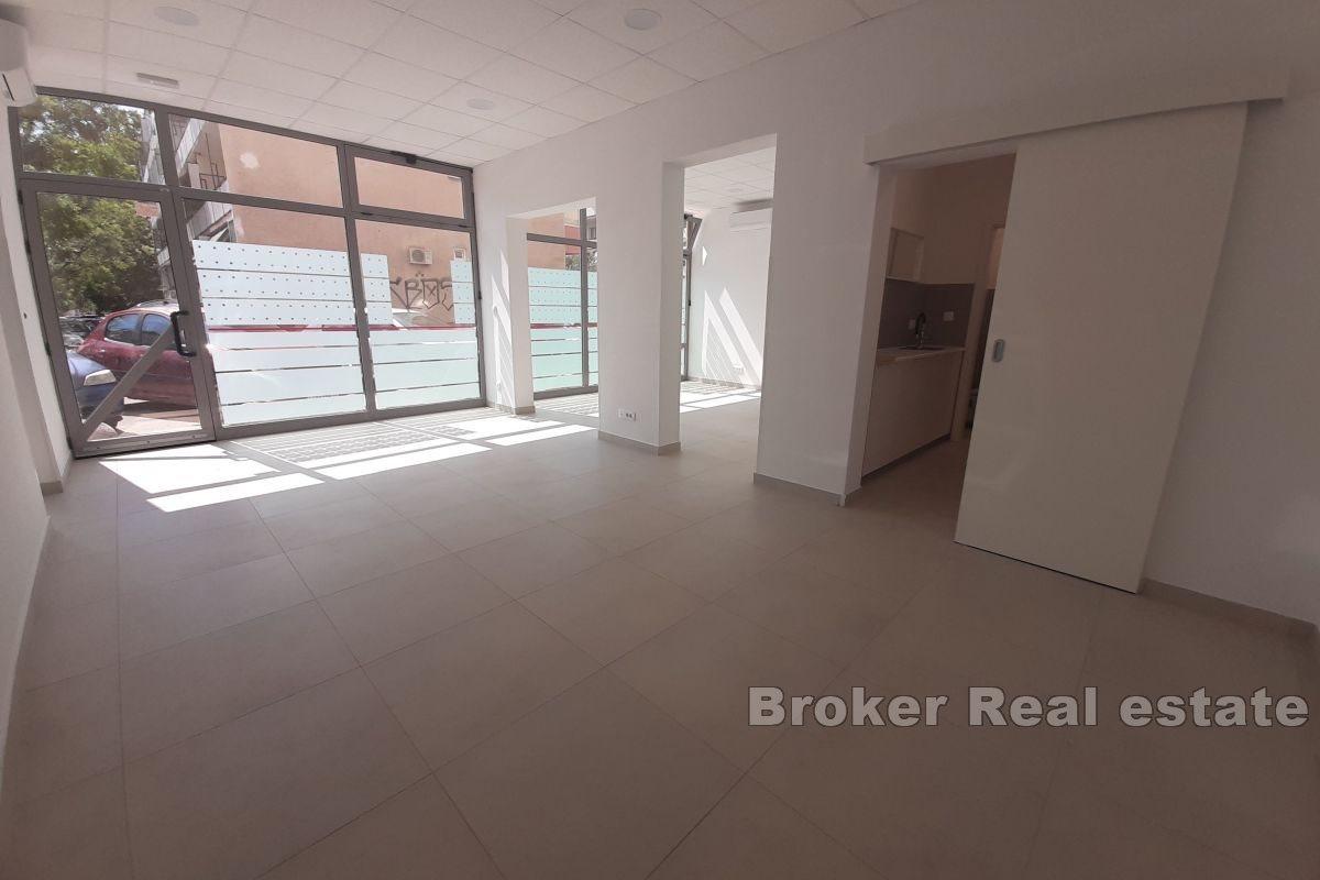 Skalice - Espace d'affaires polyvalent dans un excellent emplacement