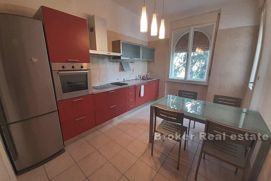 Zvončac - Comfortable and elegant apartment with four bedrooms