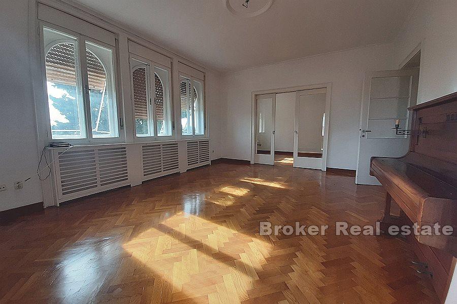 Zvončac - Comfortable and elegant apartment with four bedrooms