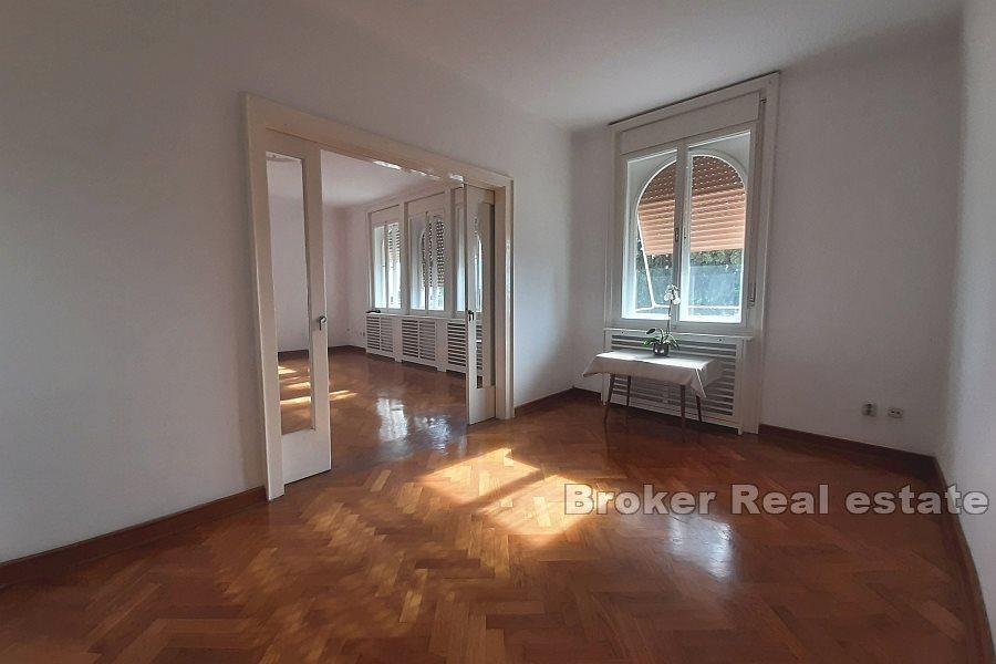 Zvončac - Comfortable and elegant apartment with four bedrooms