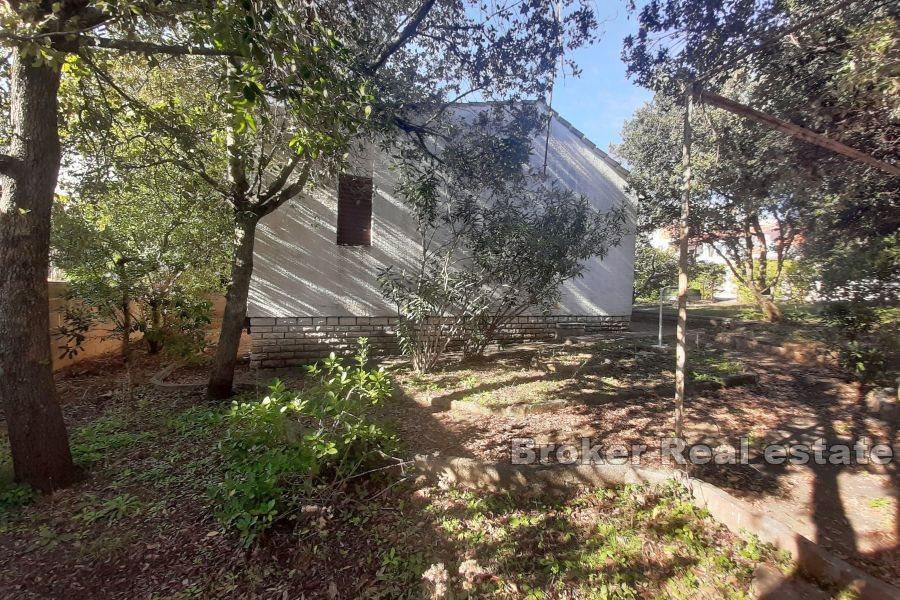 Nicely positioned plot with a ground floor