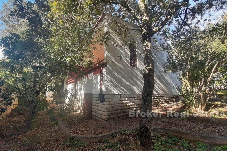 Nicely positioned plot with a ground floor