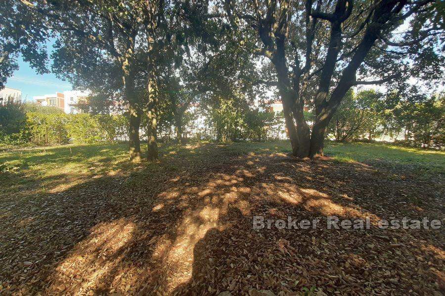 Nicely positioned plot with a ground floor