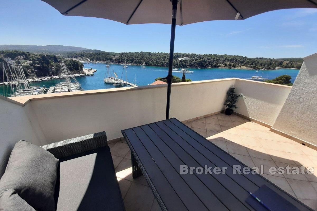 Comfortable apartment with open sea view
