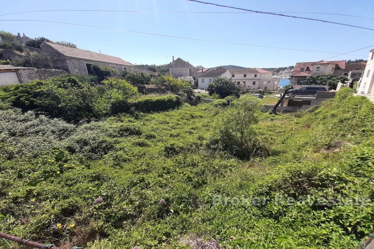 Building plot with partial sea view