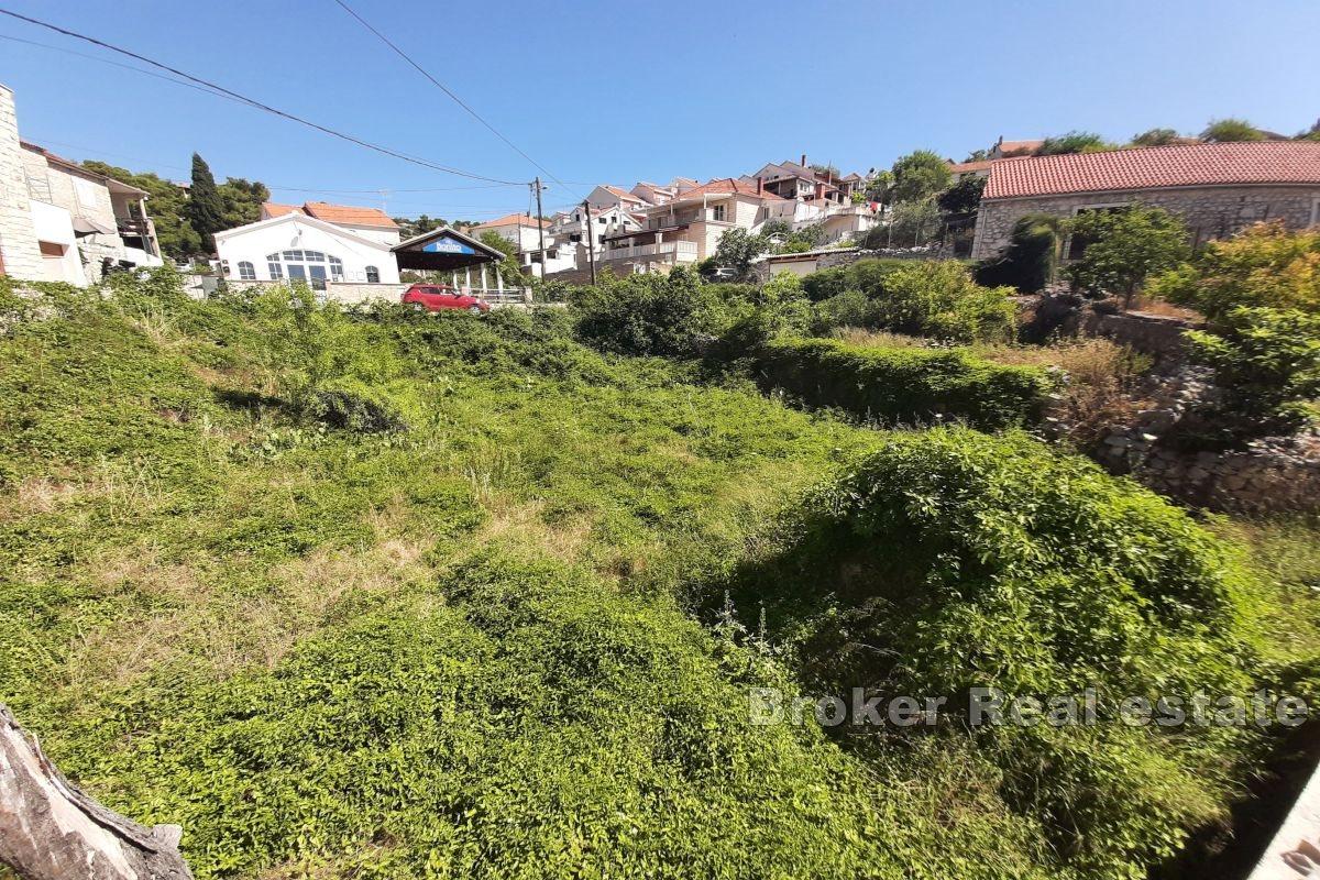 Building plot with partial sea view