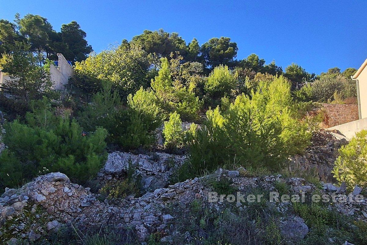 Terrain constructible en cascade avec projet de construction