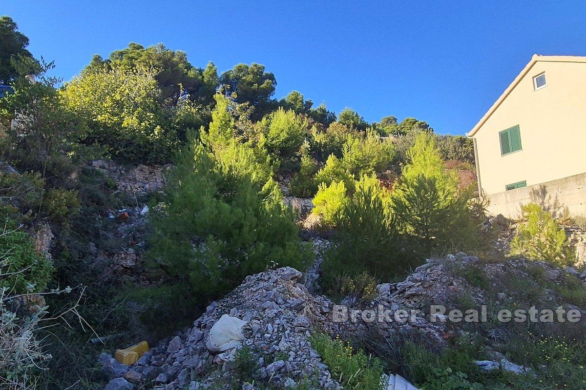 Terrain constructible en cascade avec projet de construction