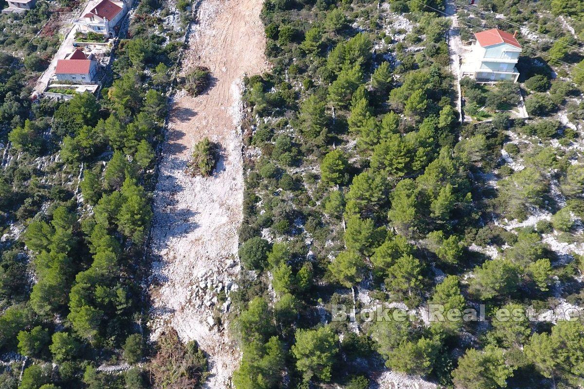 Attractively positioned building plot with a view