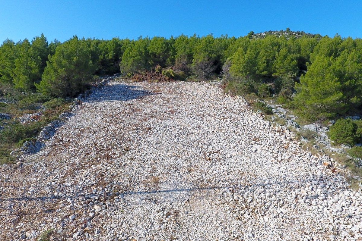 Large plot with an open sea view