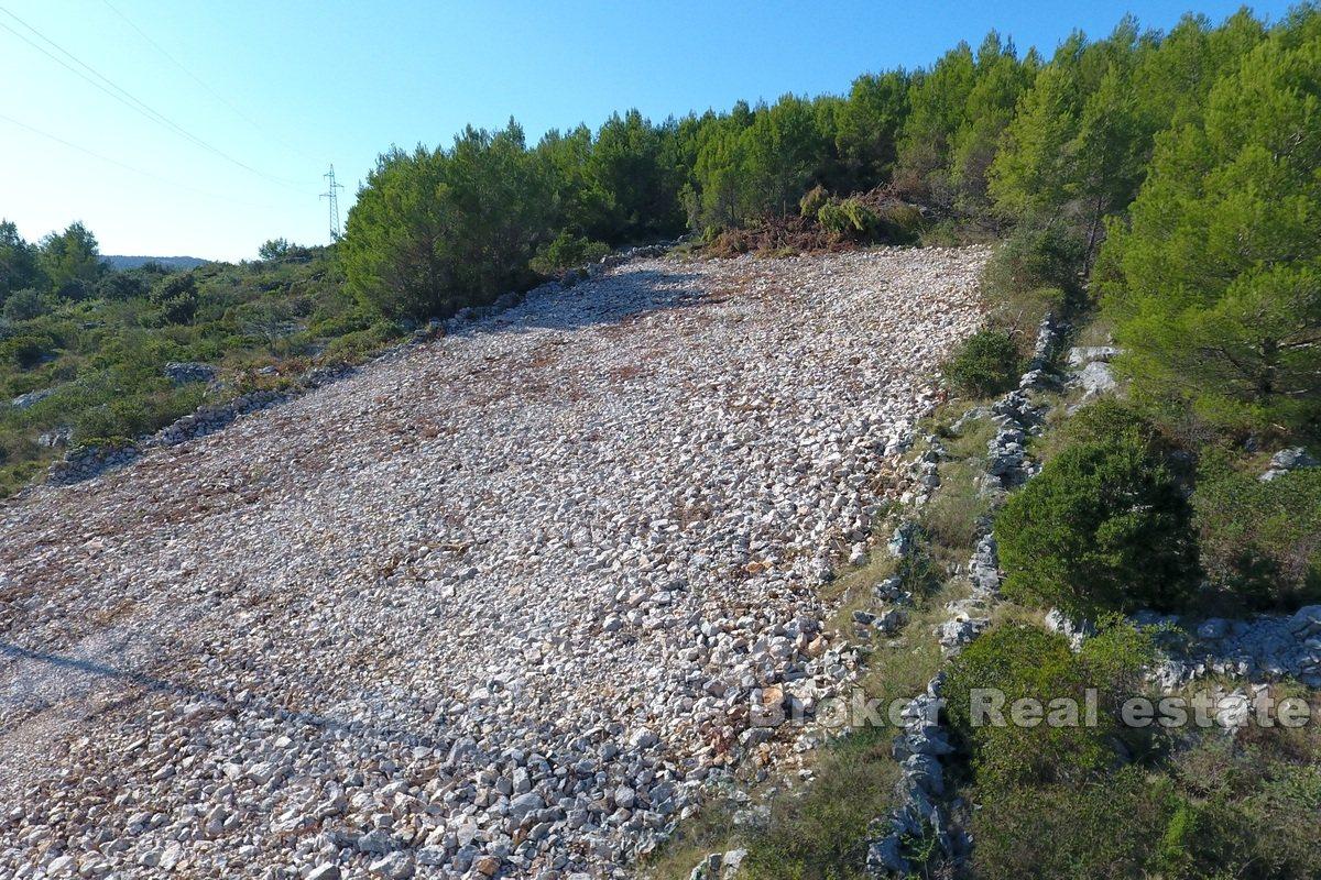 Large plot with an open sea view