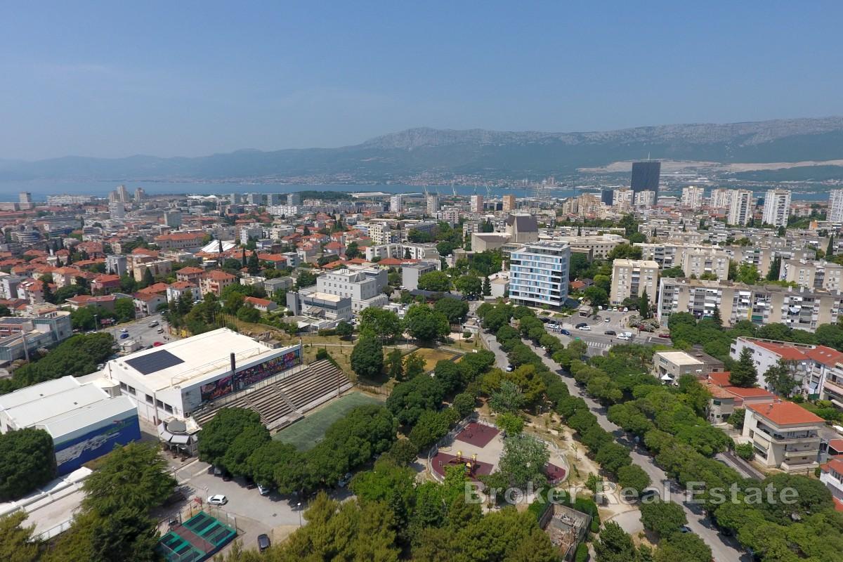 Doskonale usytuowane biuro do remontu