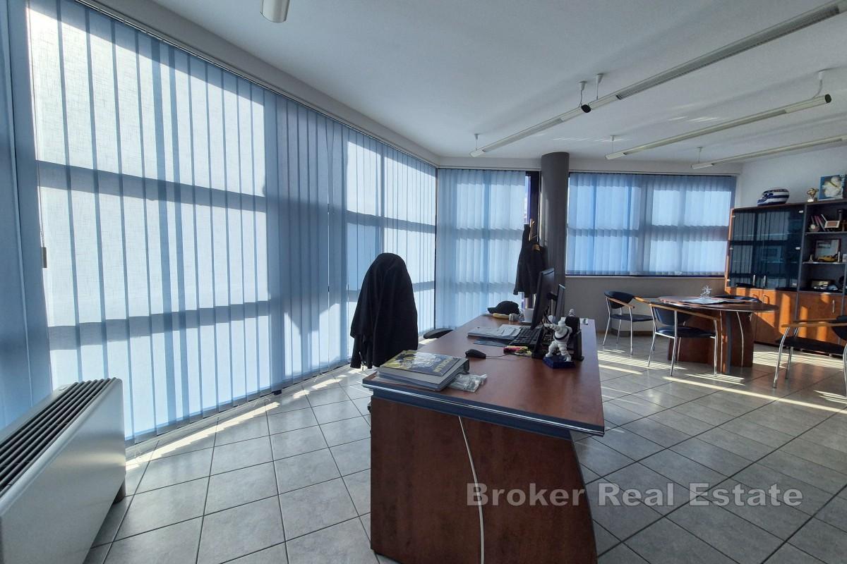 Bureaux dans l'est de la ville