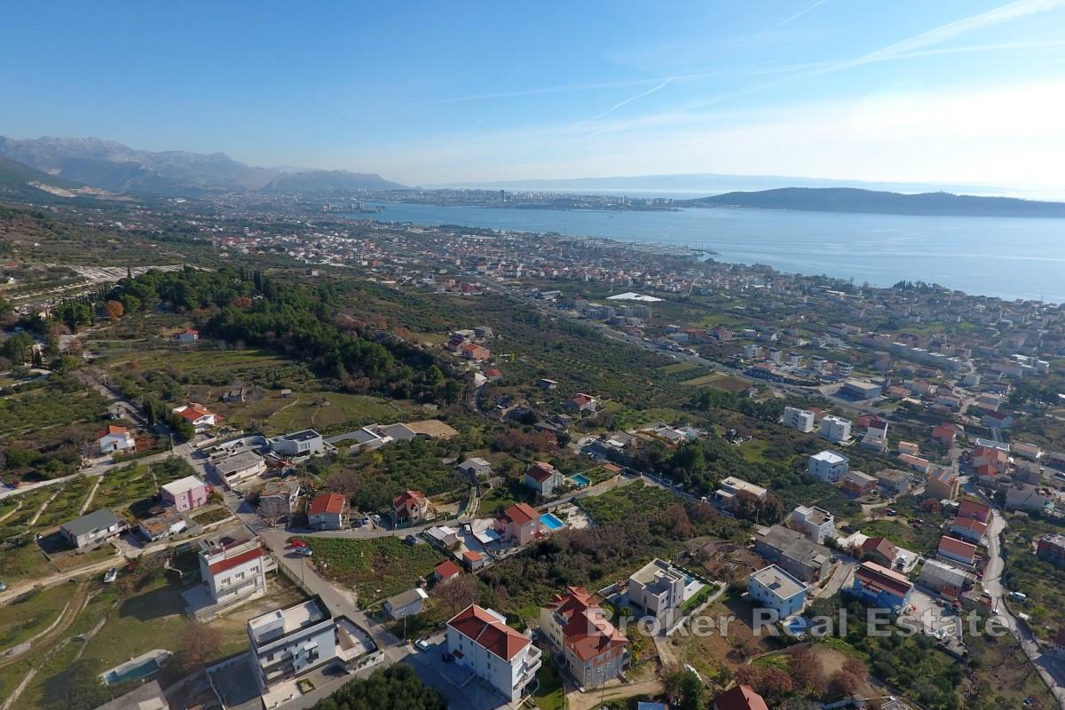 Terreno edificabile con progetto per tre ville