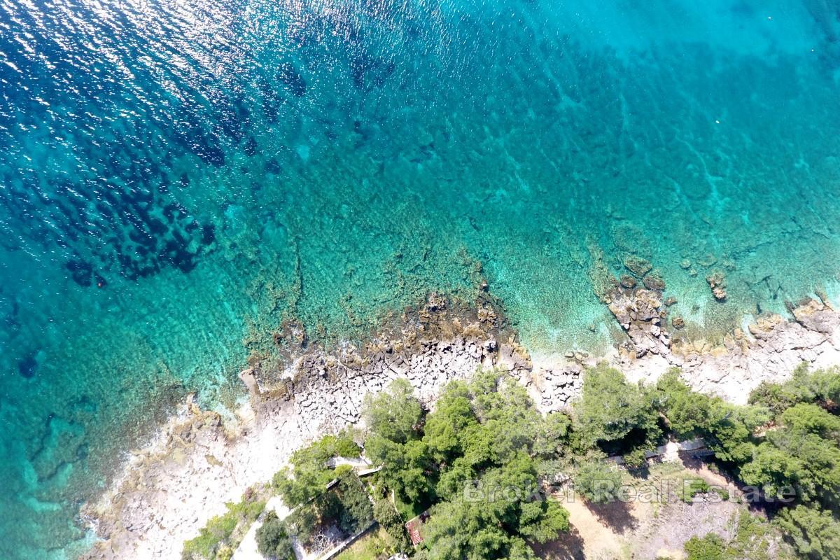 Terreno edificabile sul versante sud di Hvar con vista mare