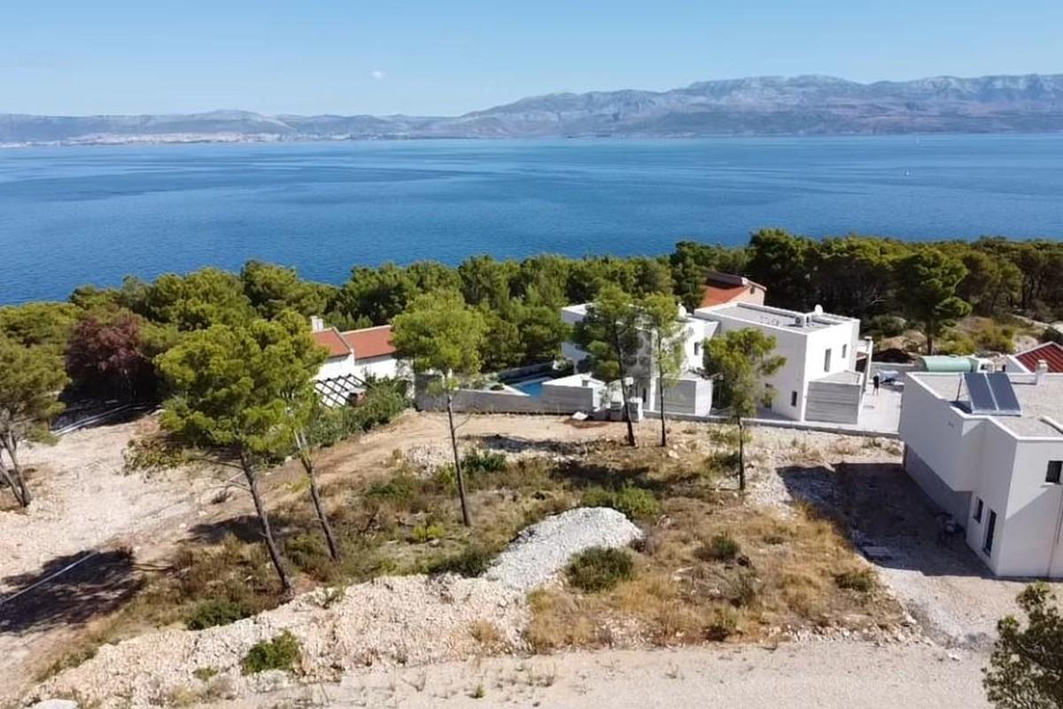 Terrain attractif avec projet de villa familiale vue mer