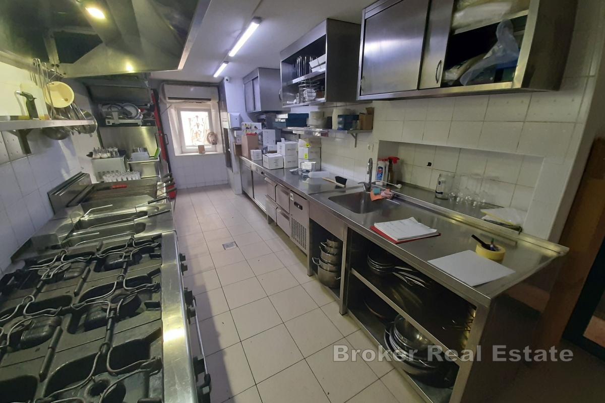 Restaurant på 66 m2 i sentrum med stor terrasse