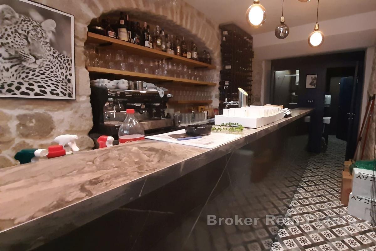 Restaurant på 66 m2 i sentrum med stor terrasse