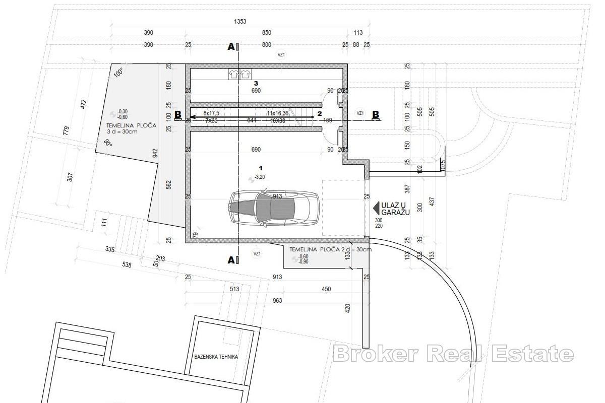 Terrain constructible avec projet de villa méditerranéenne et vue mer