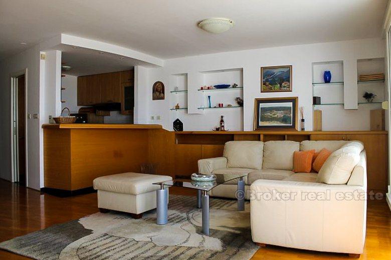 Appartement à louer à Split, trois chambres avec vue sur la mer