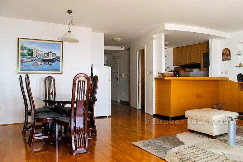 Appartement à louer à Split, trois chambres avec vue sur la mer