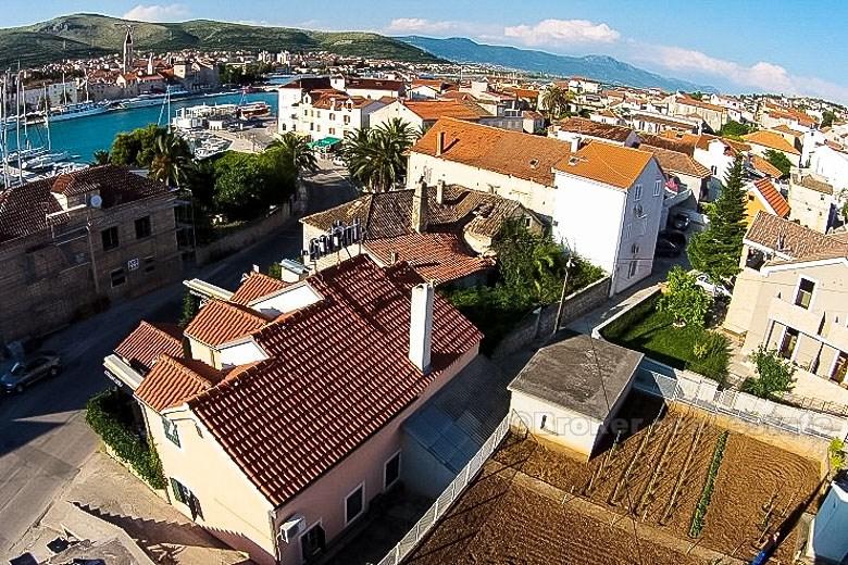 Komerční / restaurace v malém městě