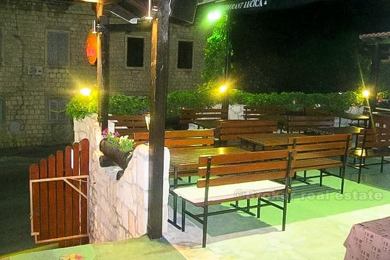 Komerční / restaurace v malém městě