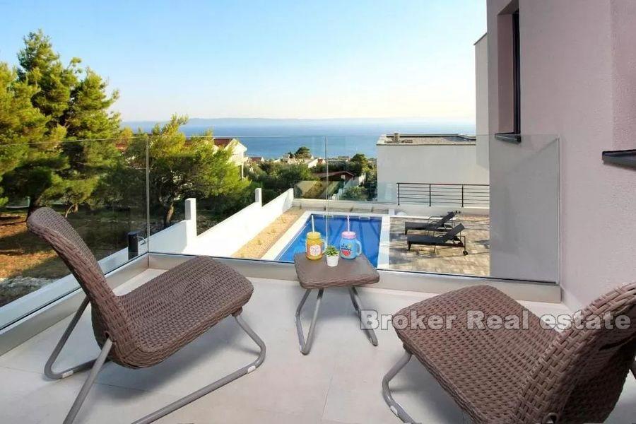 Luxusvilla mit Pool und Meerblick