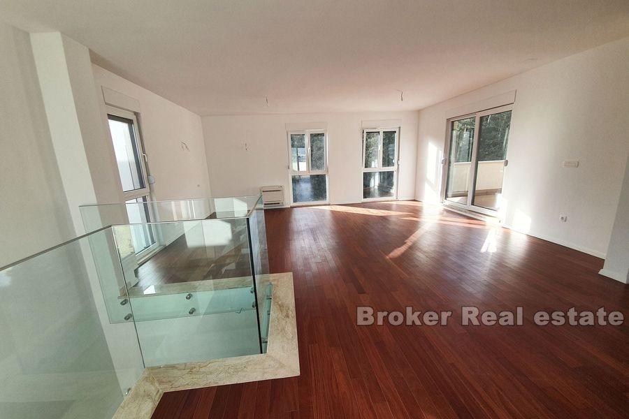 Appartamento duplex con vista mare