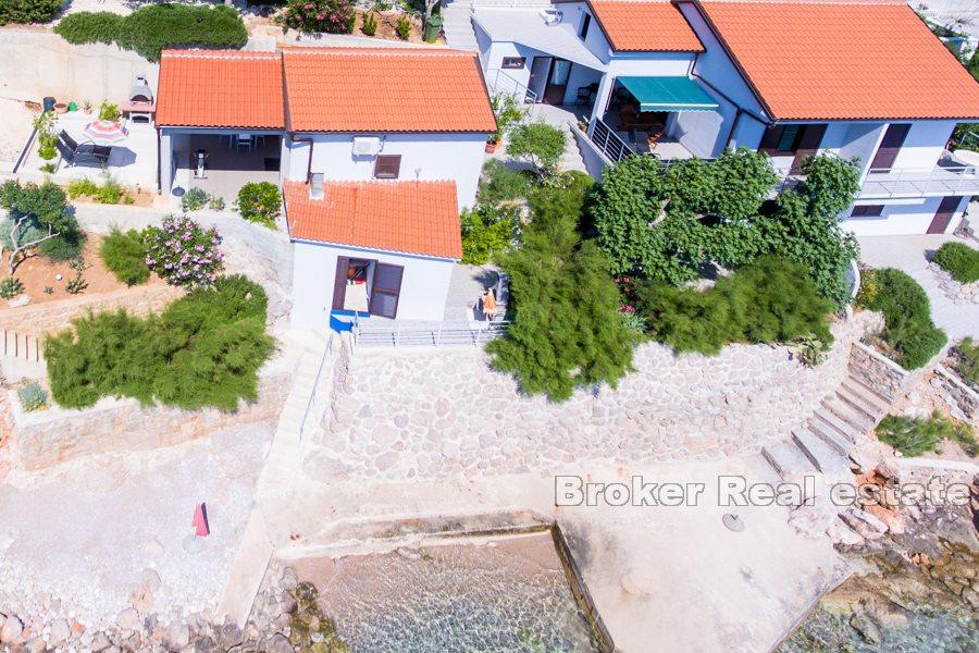 Maison au premier rang à la mer