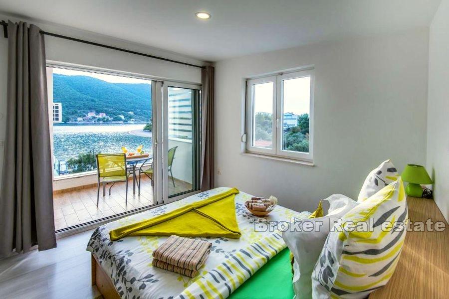 Immeuble en bord de mer