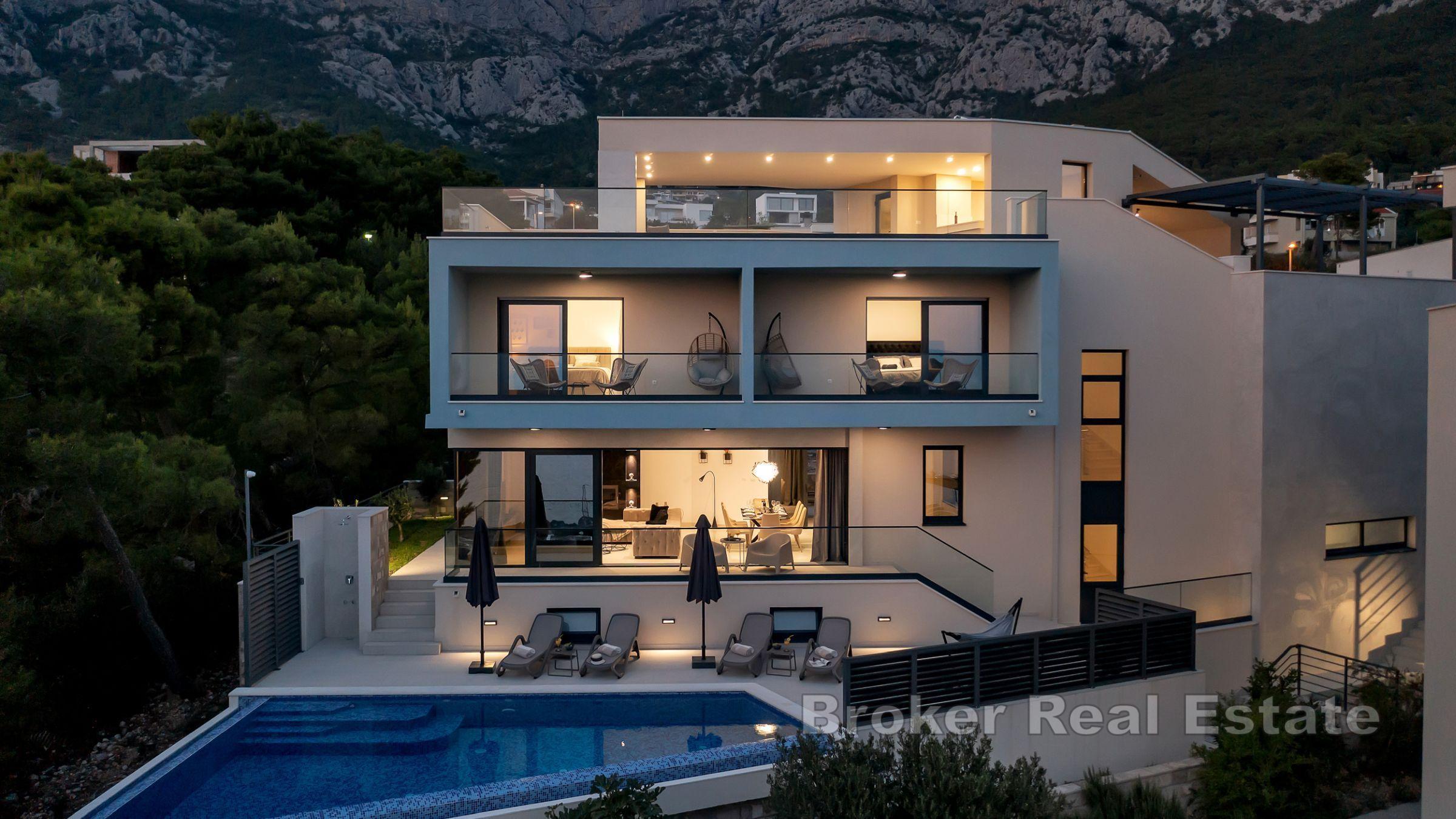 Moderne Villa mit offenem Meerblick