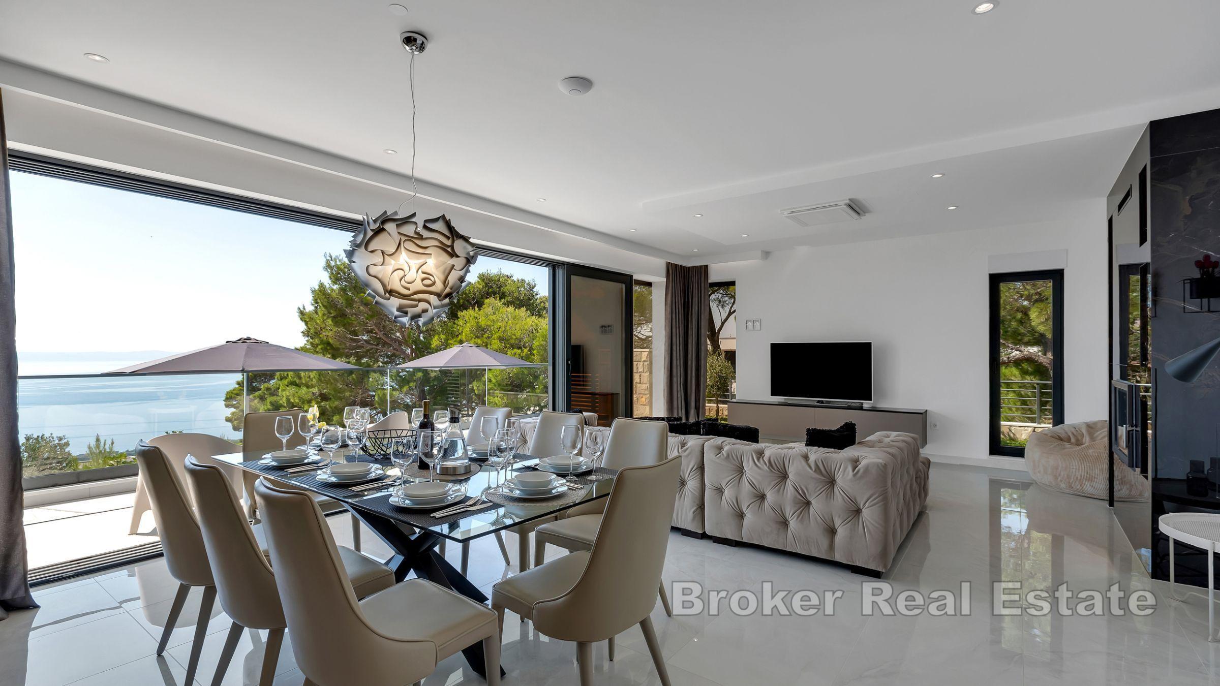 Moderne Villa mit offenem Meerblick