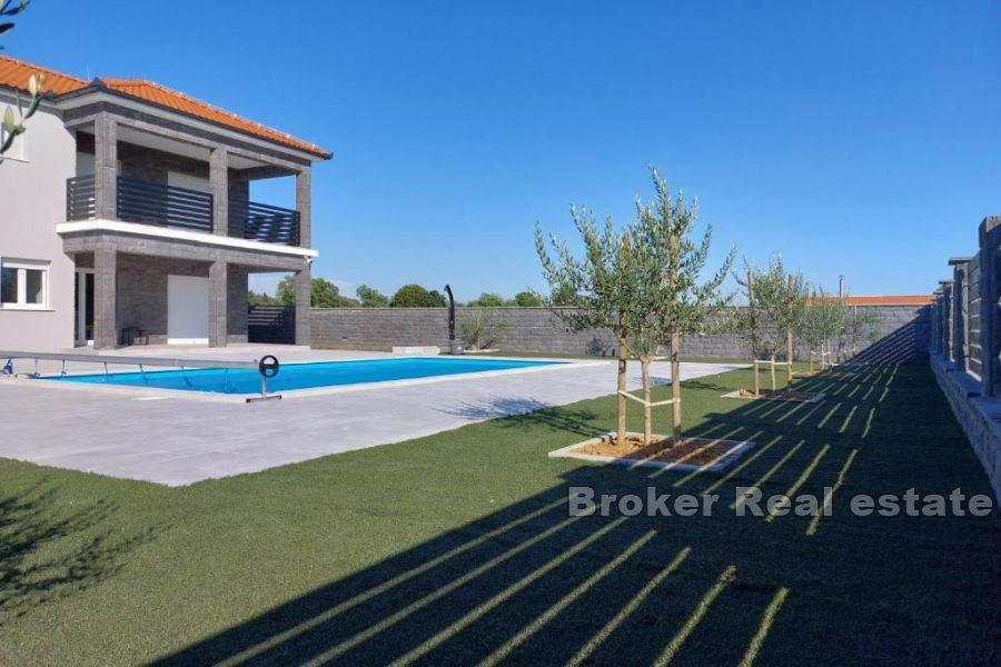 Moderne Villa mit Pool