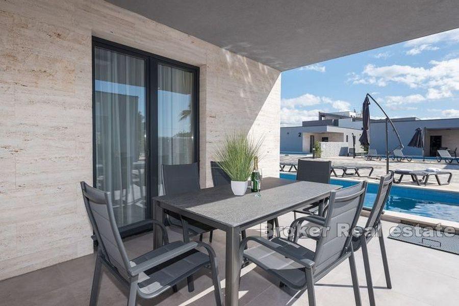 Complexe nouvellement construit non loin de la mer