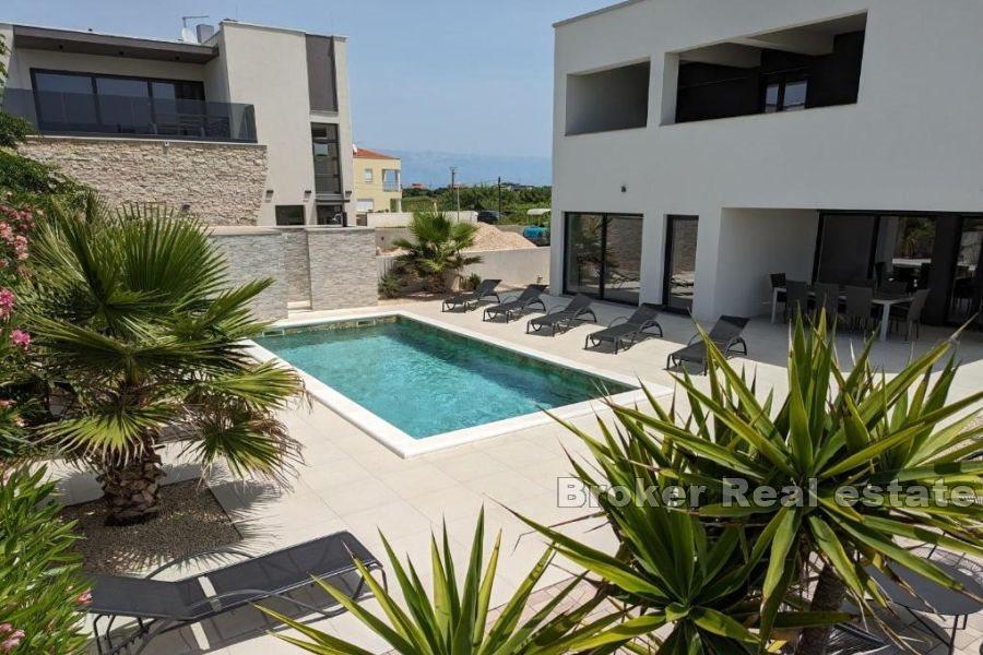 Villa moderne avec vue mer près de la plage