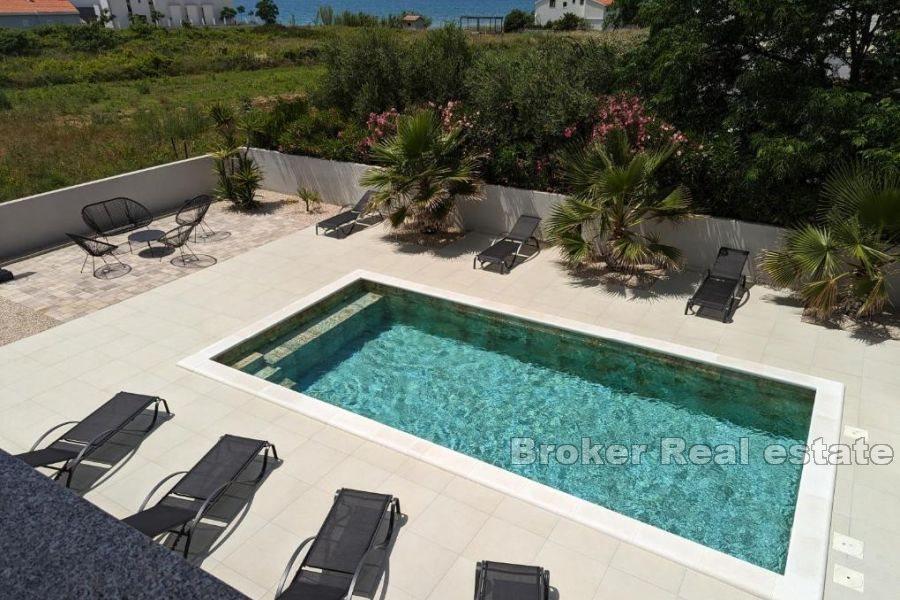 Villa moderne avec vue mer près de la plage