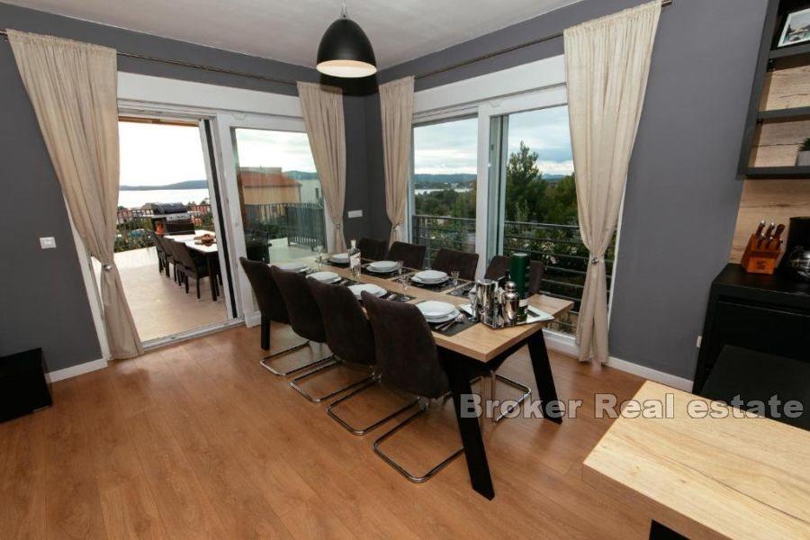 Casa con due appartamenti duplex