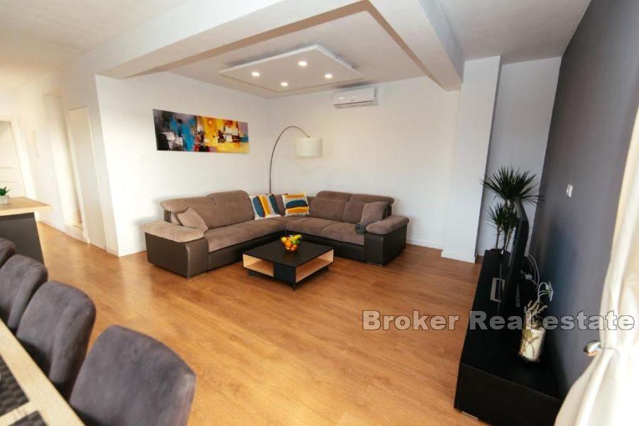 Casa con due appartamenti duplex