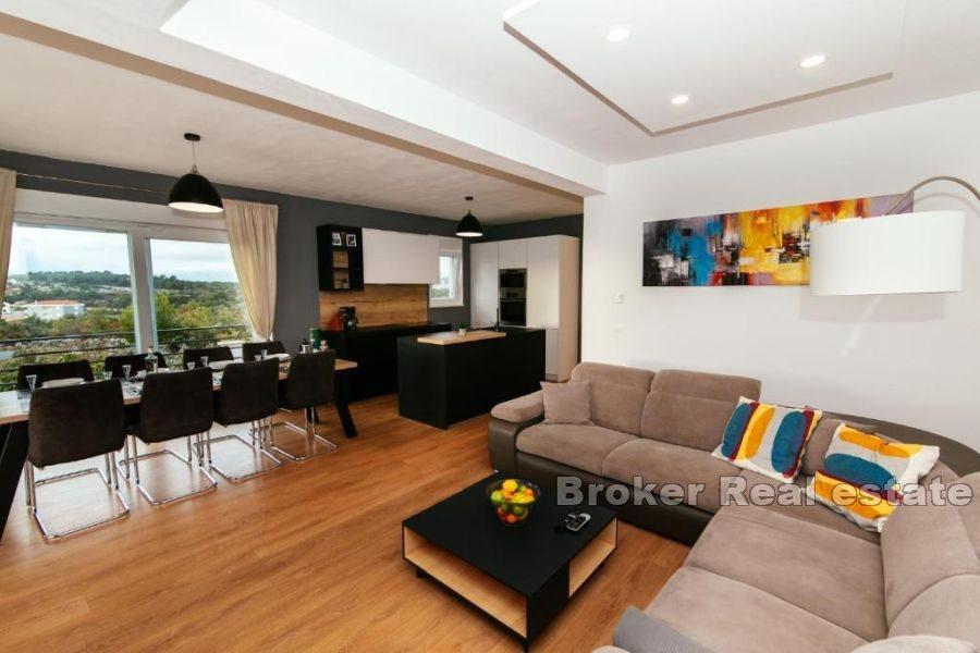 Casa con due appartamenti duplex