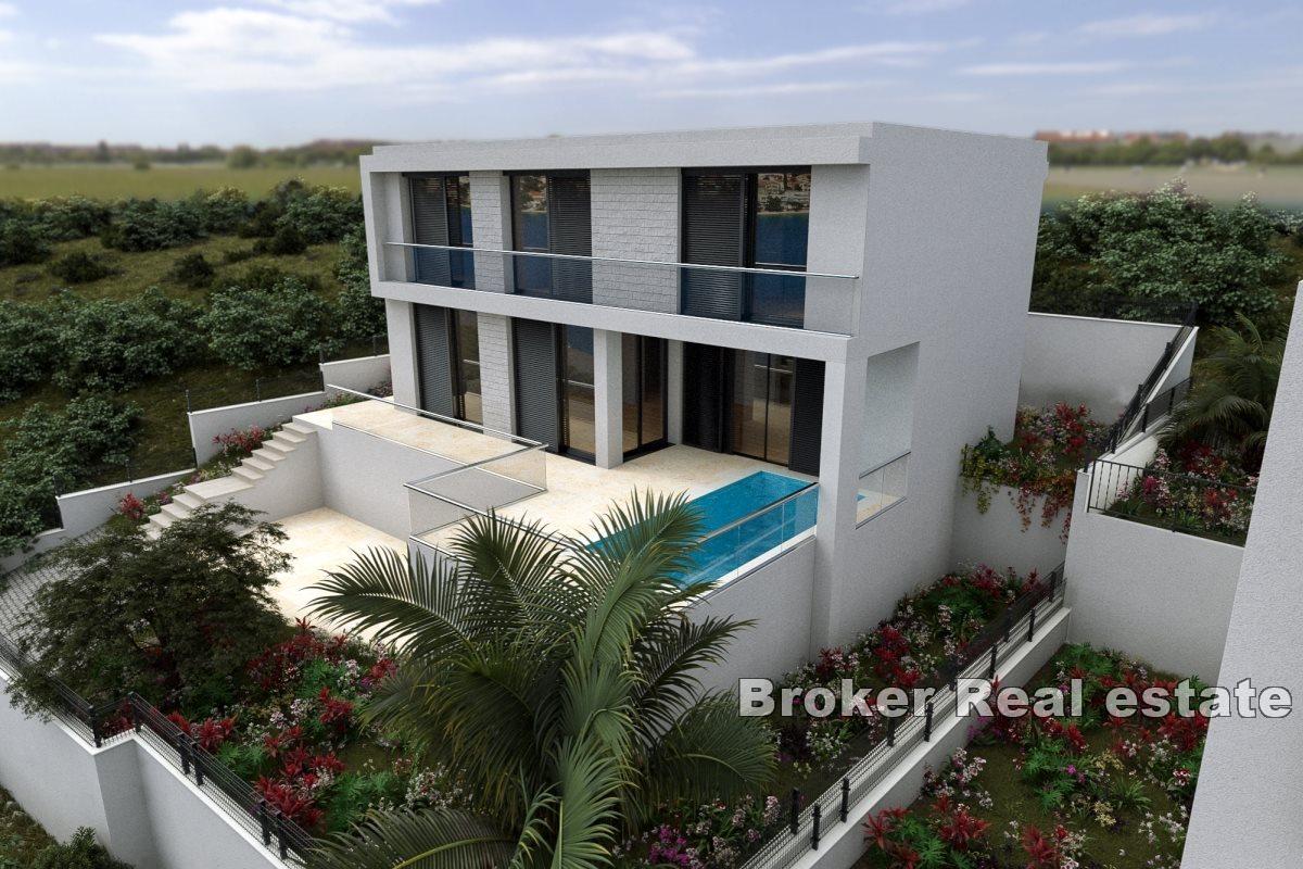 Villa with pool in an exclusive complex