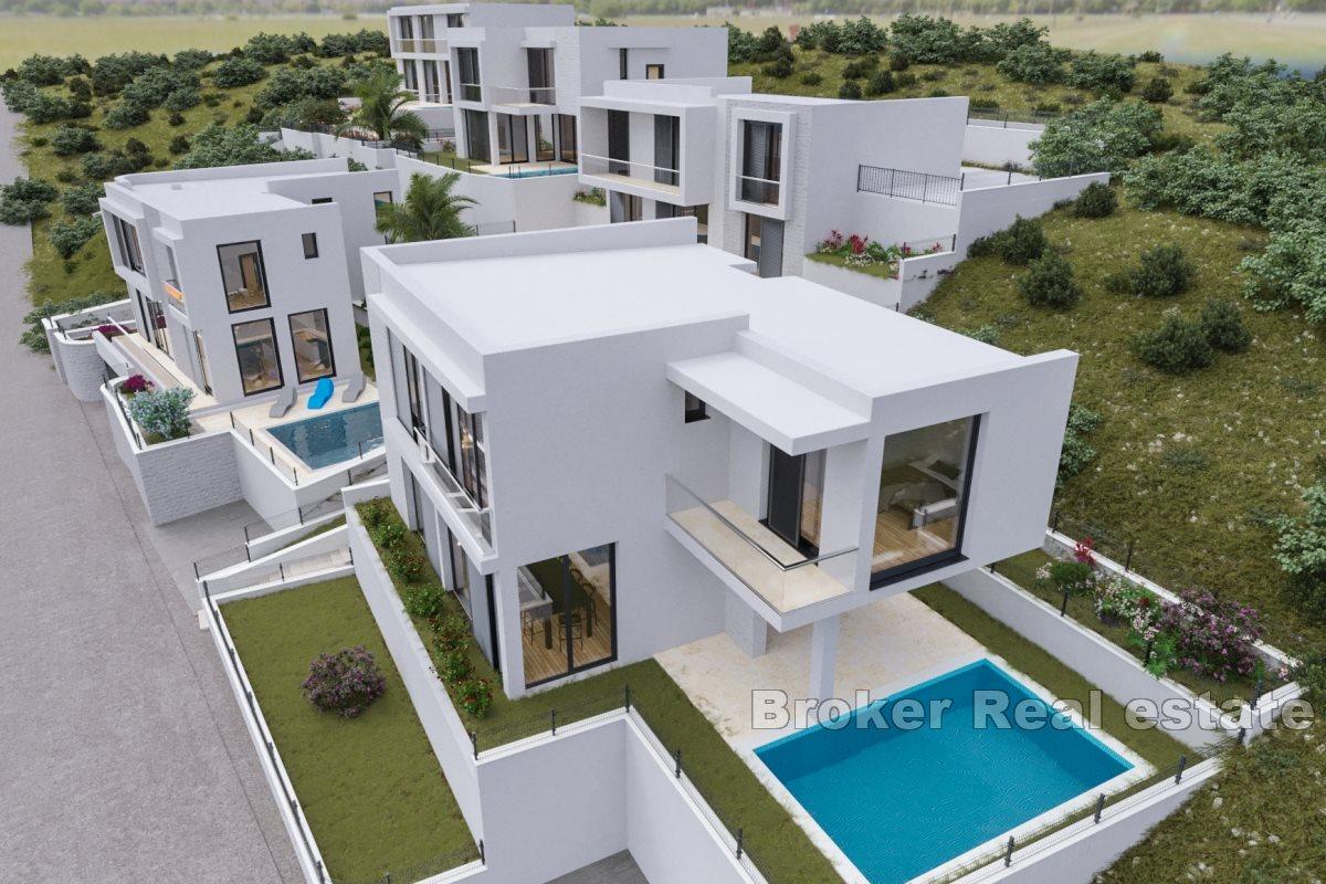 Villa with pool in an exclusive complex