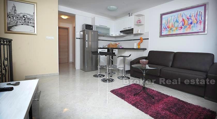 Apartman u centru grada, blizina rive i mora