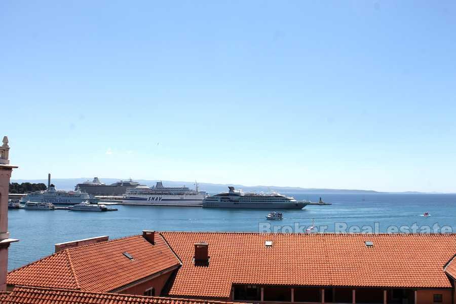 Appartement de trois chambres avec une vue unique sur la mer, à vendre