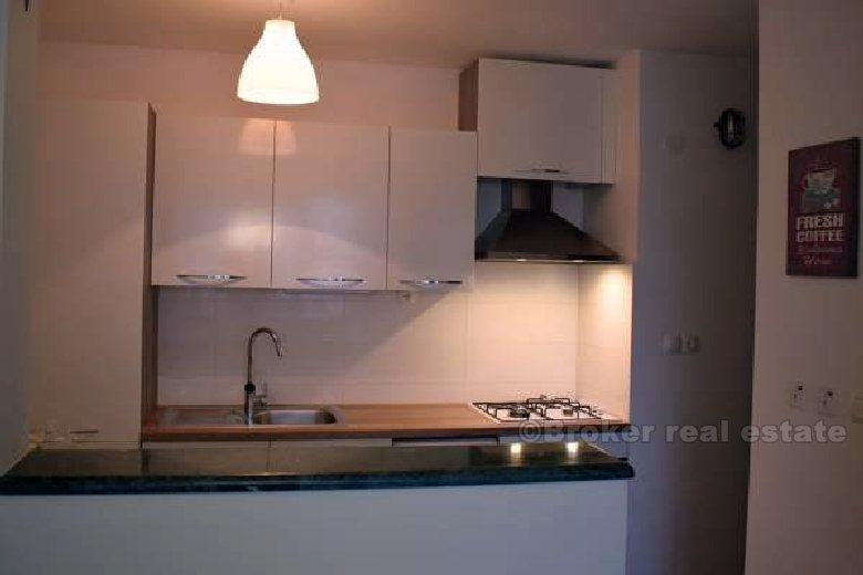 Sunny three bedroom apartment, for rent