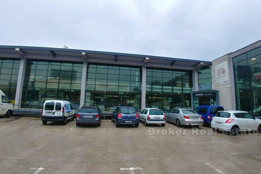 Edificio moderno (Kopilica), in vendita