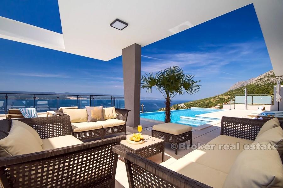Luxusvilla mit Meerblick