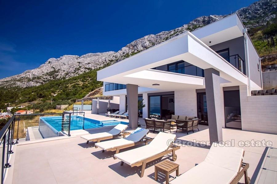 Luxusvilla mit Meerblick